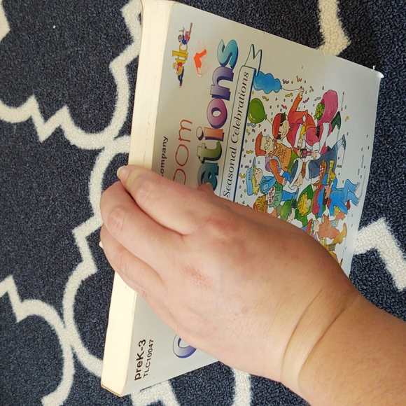 Teaching & Learning Company - Classroom Celebrations - GUC - Picture 13 of 13